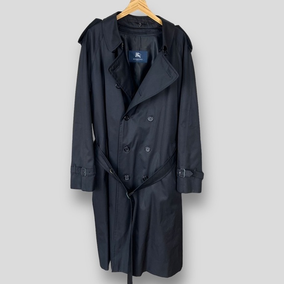 Burberry Authentic Classic Long Trench Coat With Romovable Collar.